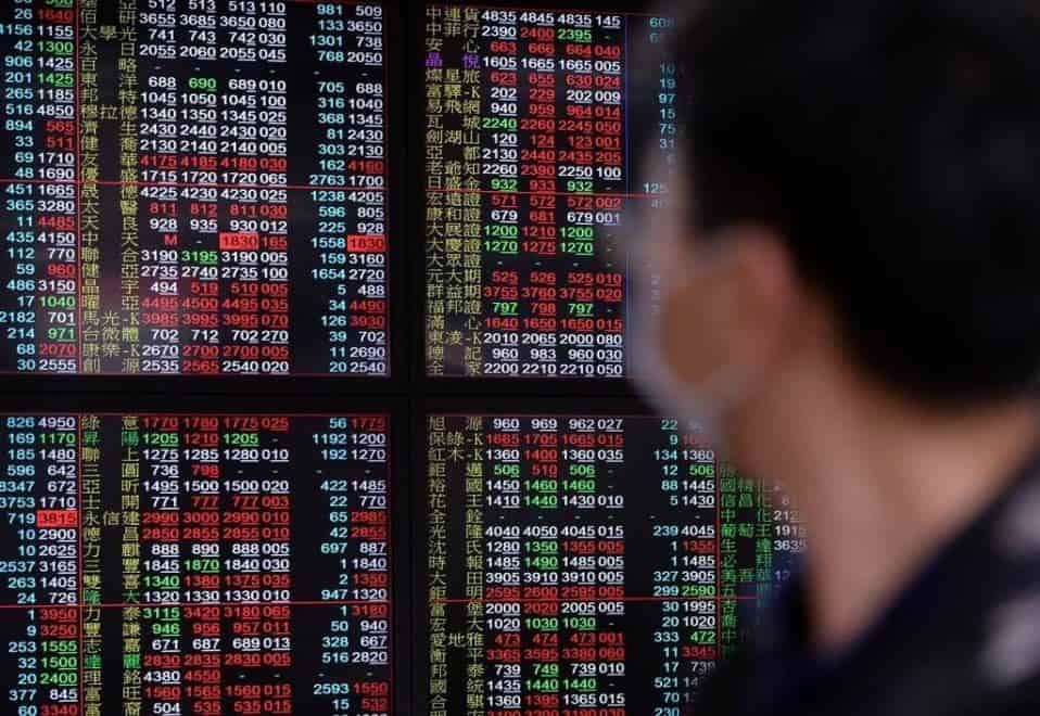 【商業】股票開盤台股大震盪 科技股權證市場量增