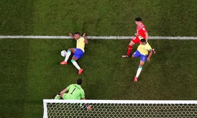 世界杯》卡塞米羅絕殺 小熊進球無效 巴西小勝瑞士